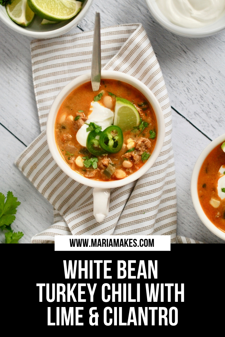 White Bean Turkey Chili – Maria Makes: This white bean turkey chili is bursting with allllll of my flavor besties: garlic, onion, jalapeño, cilantro, and lime. Oh and did I mention cheese and beer!? Who knew such goodness could combine in one, warm-you-to-the-bones bowl. #nationalchiliday