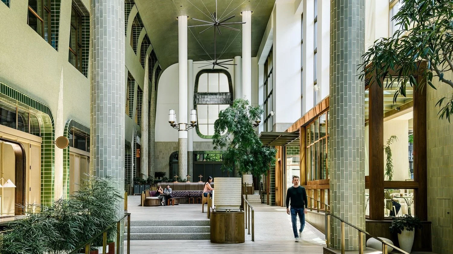 SkB+-+US+Bank+Center+-+02 (1).jpg