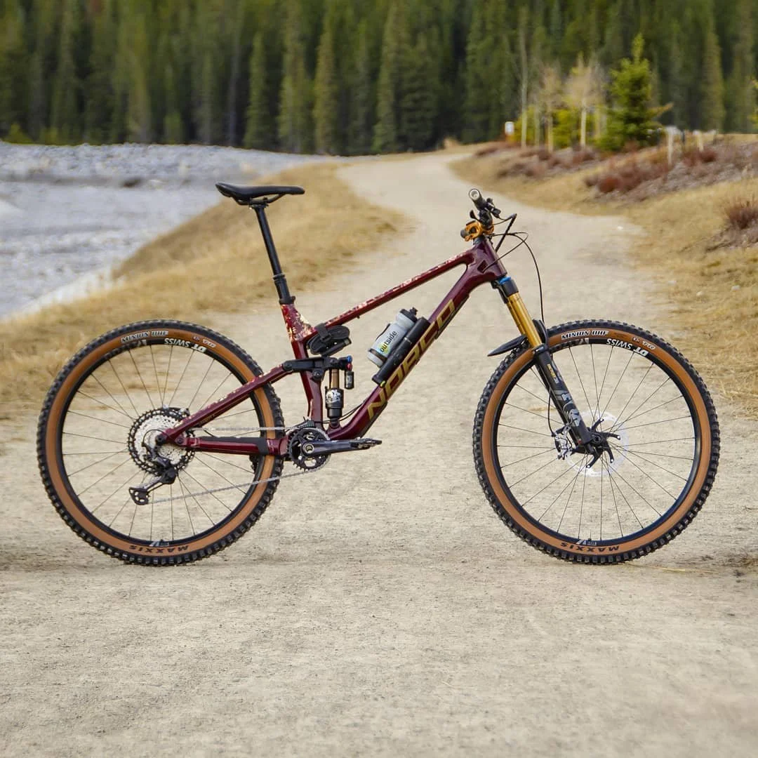 @adventuredean built up a sick whip for the 2020 race season. To bad there was no 2020 race season. 
.
#norcobikes #mtb #enduro #mountainbiking #shred #norcosight #homeontherange #tropicalgirls #29er #29weekspregnant @norcobicycles #mtbike #downhill 