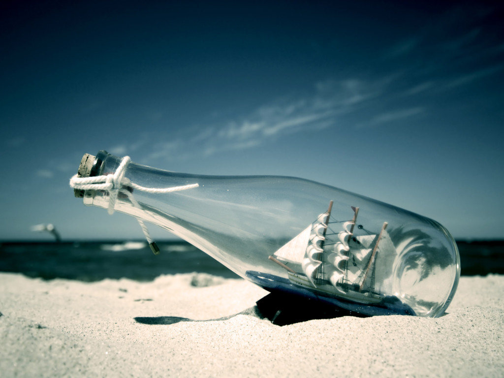 Creative_Wallpaper_Boat_in_a_bottle_016449_.jpg