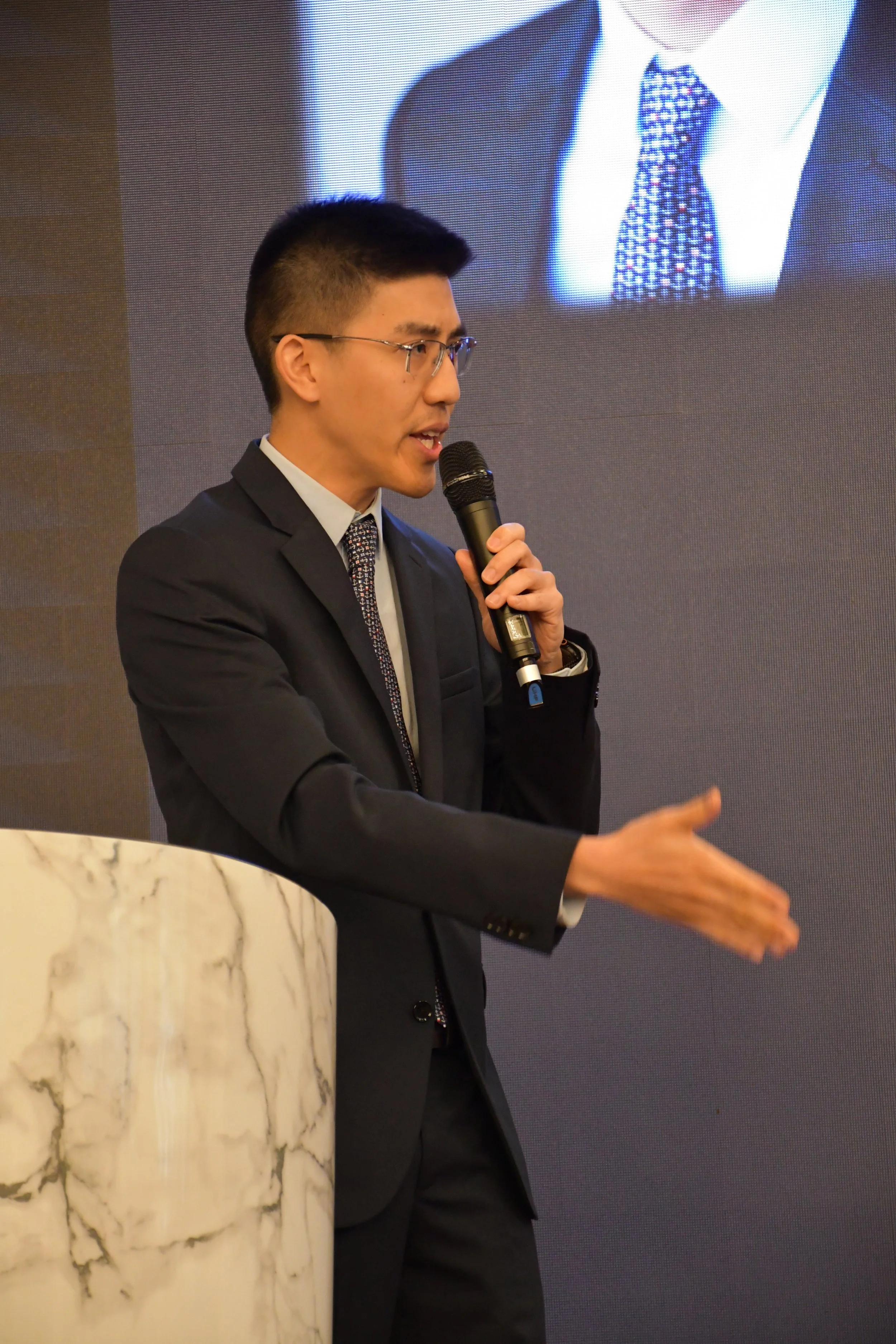 051-speaker.JPG