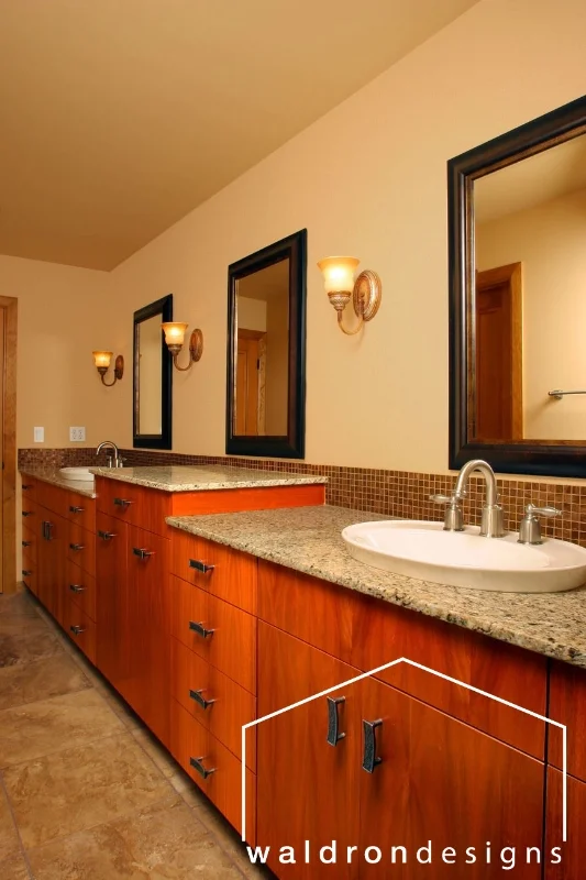 This jack-and-jill bathroom provided a strong sense of division to prevent morning sibling rivalry!