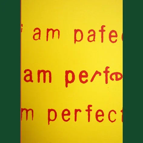 i am perfect yellow detail01_thumb.jpg