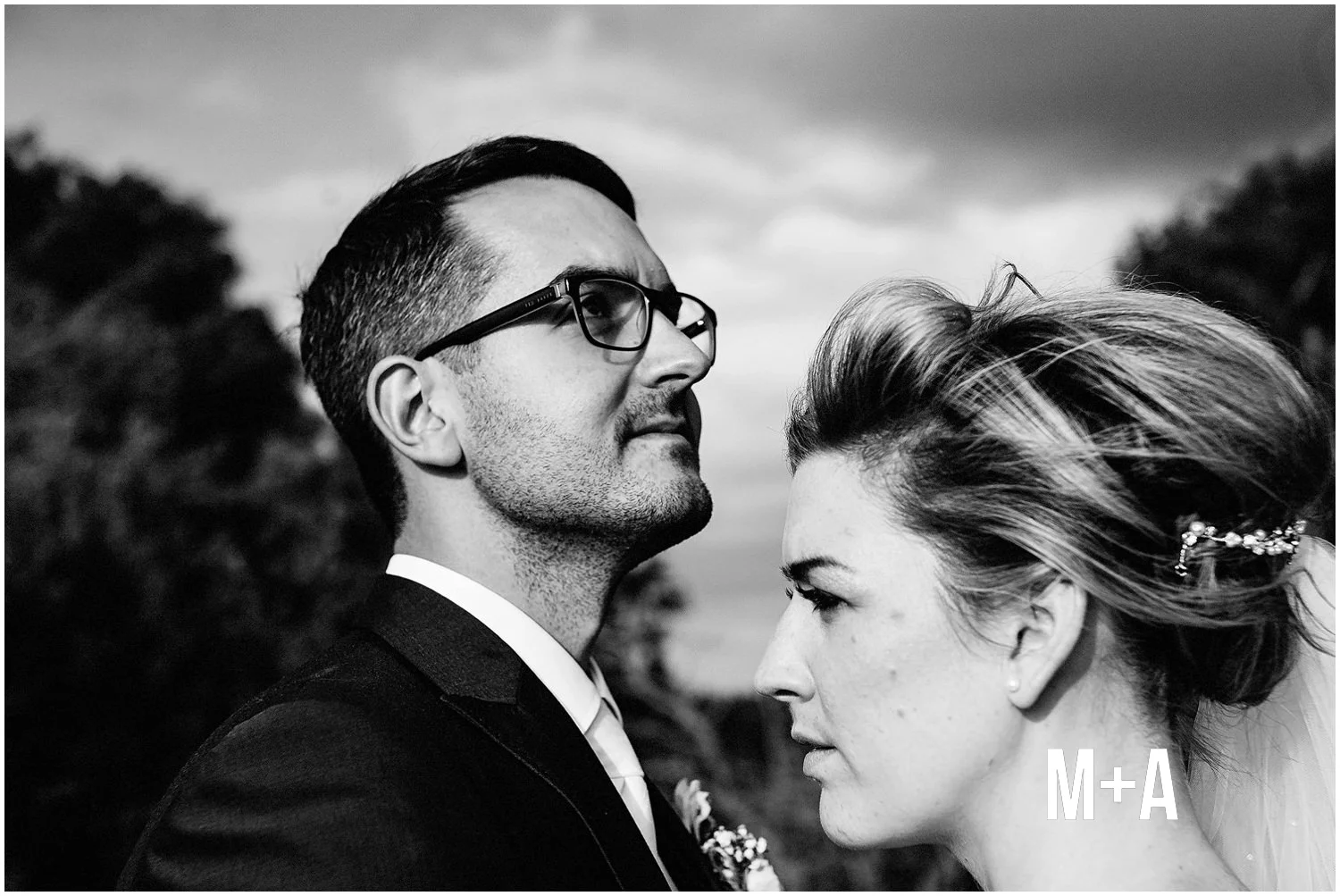 MYTHE+BARN+WEDDING+PHOTOGRAPHY.jpg