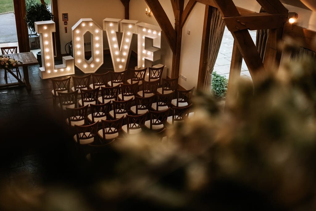 Mythe-Barn-Wedding-Best-East-Midlands-Wedding-Photographer-00023.jpg