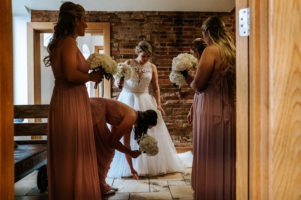 Mythe-Barn-Wedding-Best-East-Midlands-Wedding-Photographer-00056.jpg