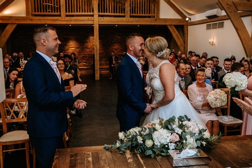 Mythe-Barn-Wedding-Best-East-Midlands-Wedding-Photographer-00068.jpg