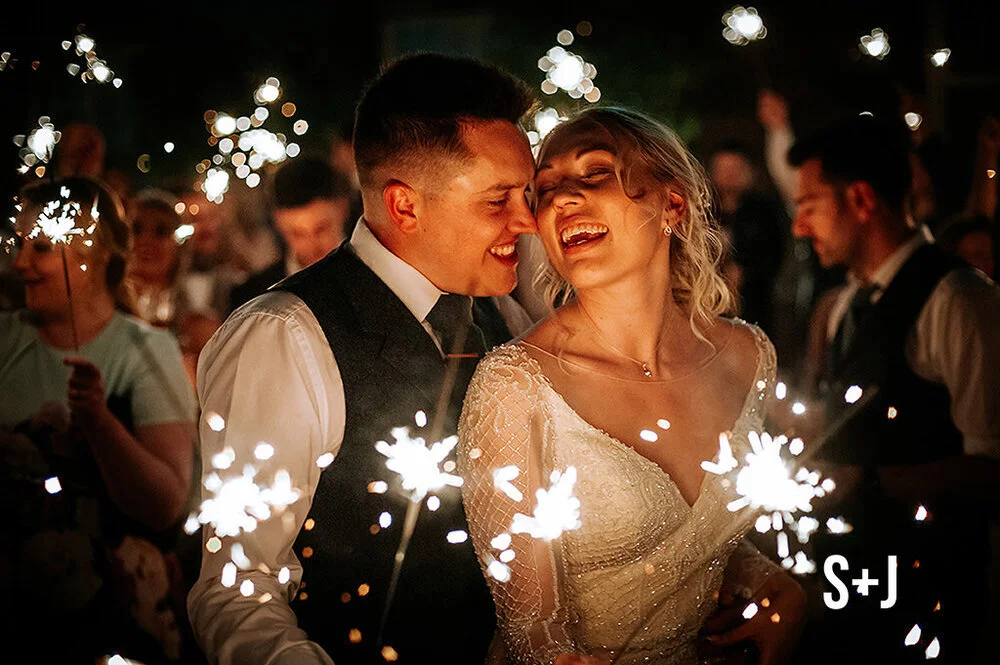 best-uk-ducumentary-alternative-wedding-photographer-00077.jpg