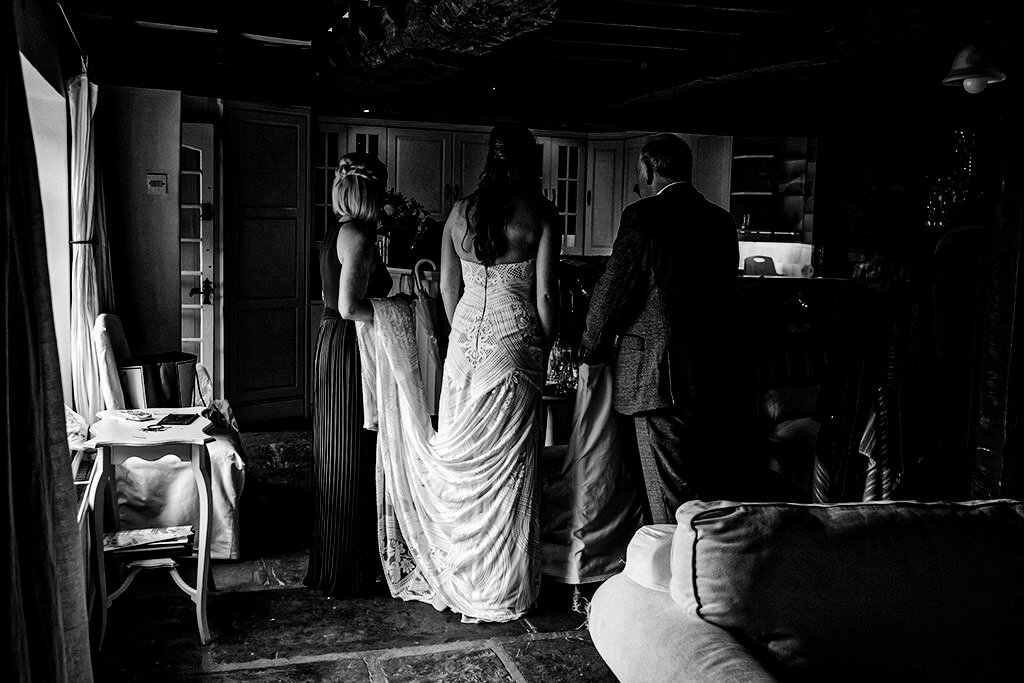 best-shushtoke-barn-wedding-photographer-00058.jpg
