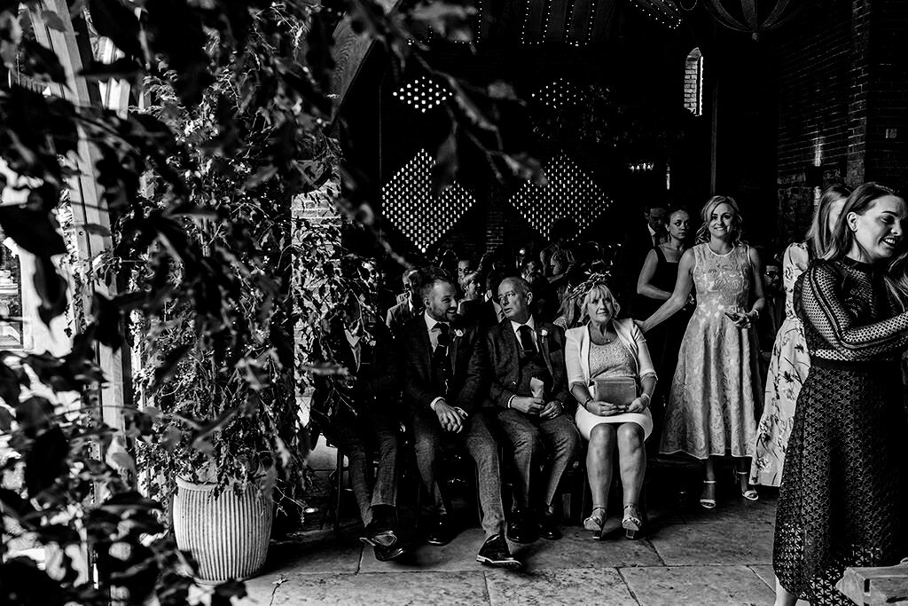 best-shushtoke-barn-wedding-photographer-00127.jpg