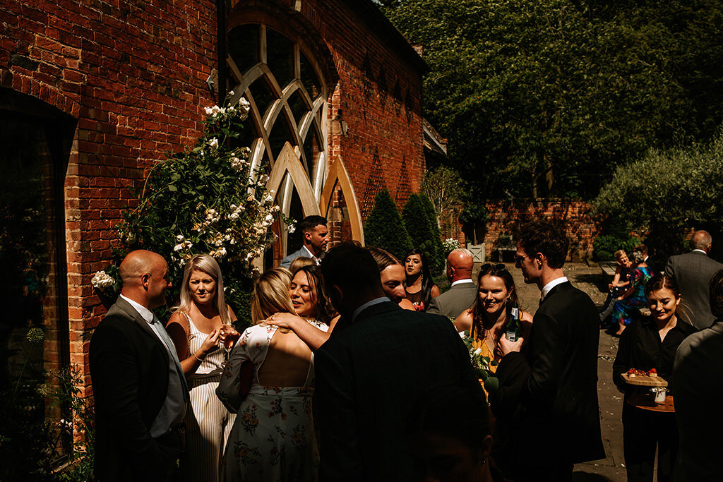 best-shushtoke-barn-wedding-photographer-00155.jpg