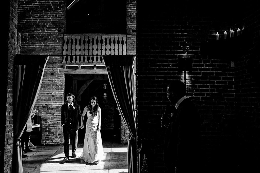 best-shushtoke-barn-wedding-photographer-00180.jpg