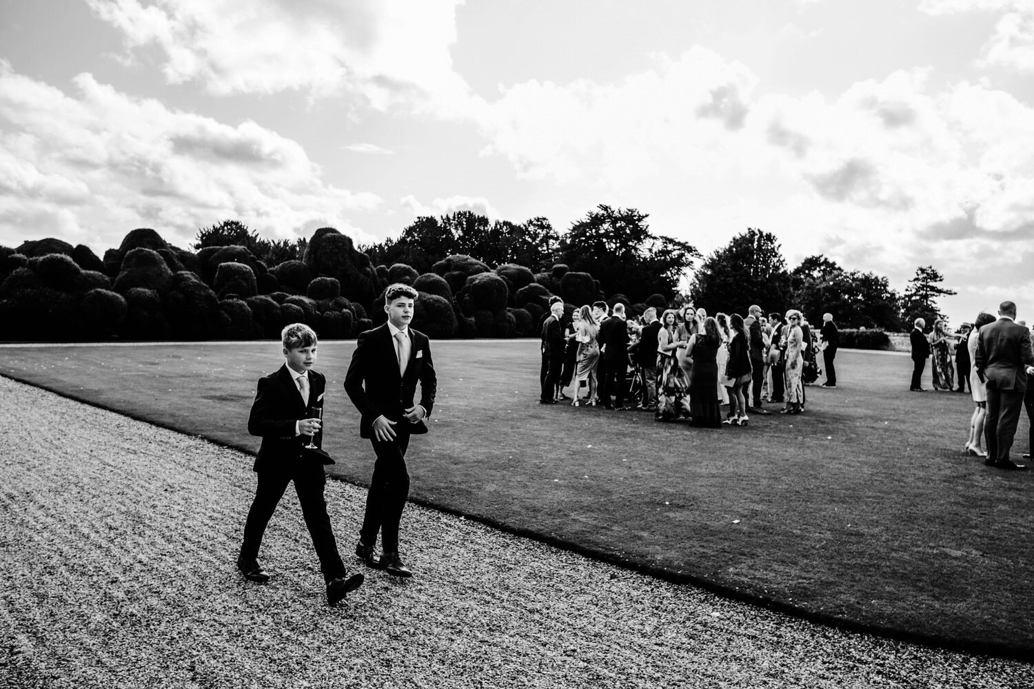 award-winning-documentary-rockingham-castle-wedding-photographer-00170.jpg