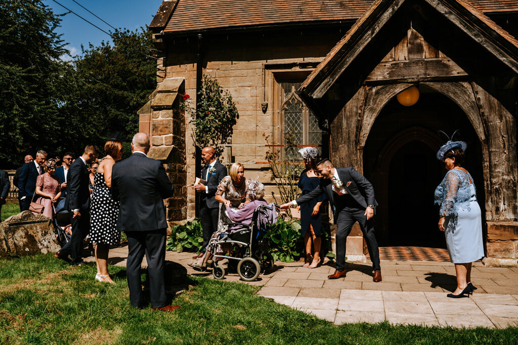 barnt-green-sailing-club-birmingham-documentary-wedding-photographer-00095.jpg