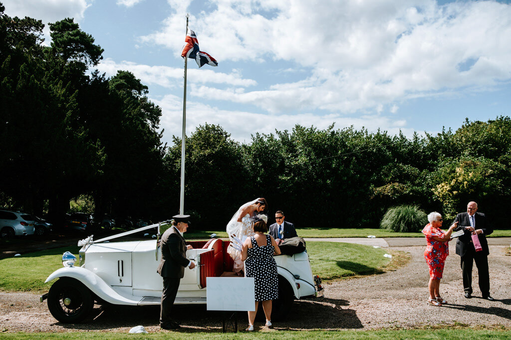 barnt-green-sailing-club-birmingham-documentary-wedding-photographer-00212.jpg