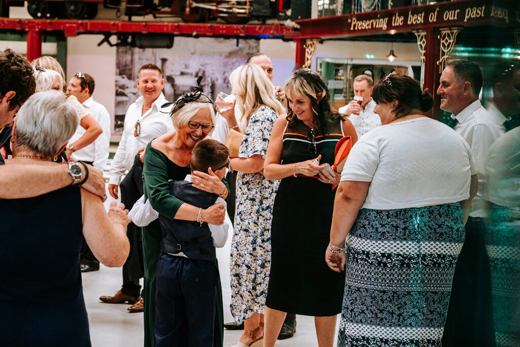 statfold-barn-railway-wedding-photographer-00093.jpg