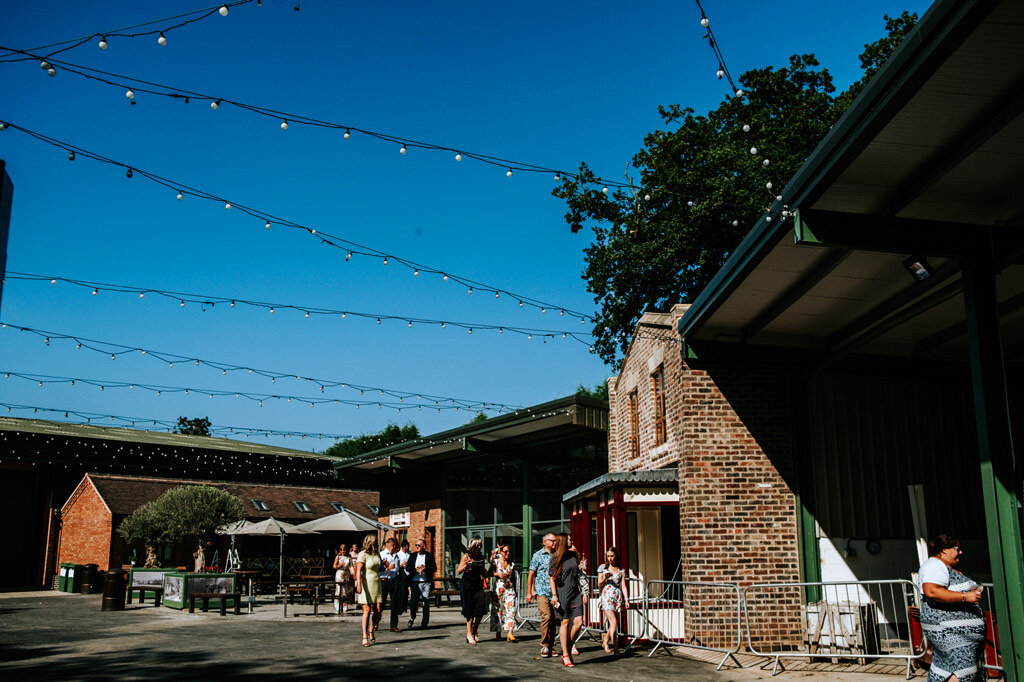 statfold-barn-railway-wedding-photographer-00105.jpg