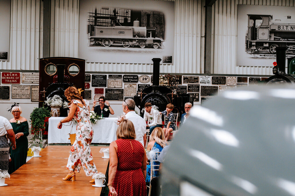 statfold-barn-railway-wedding-photographer-00121.jpg