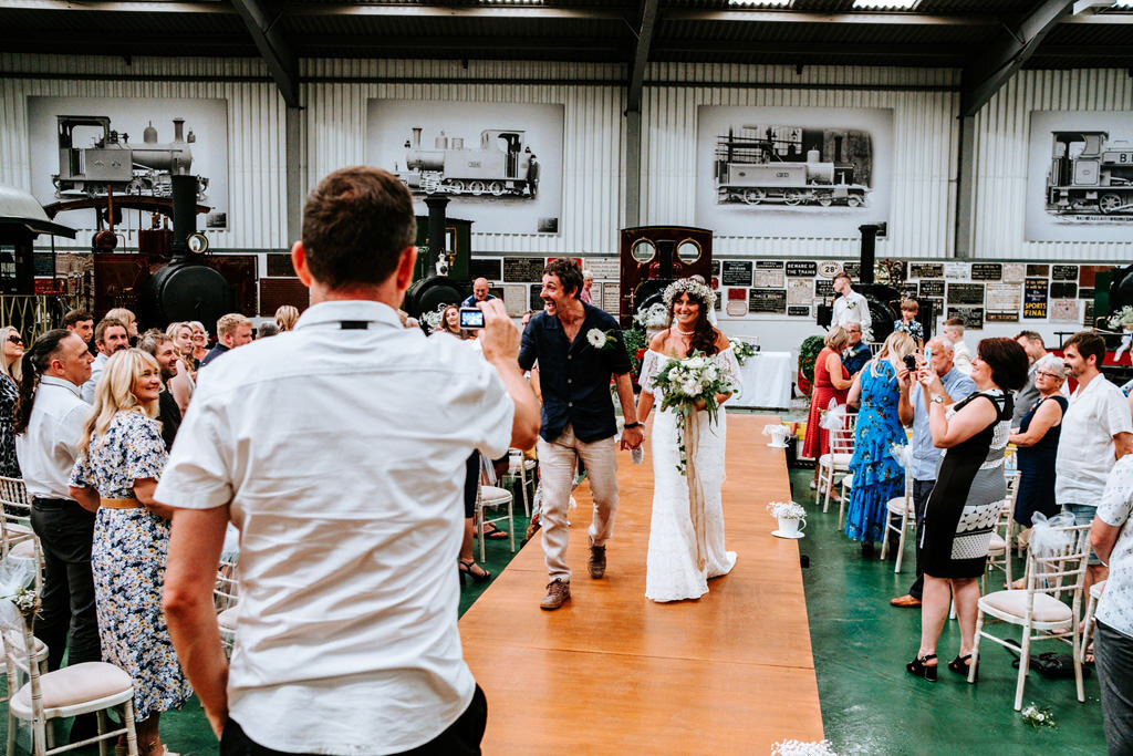 statfold-barn-railway-wedding-photographer-00155.jpg