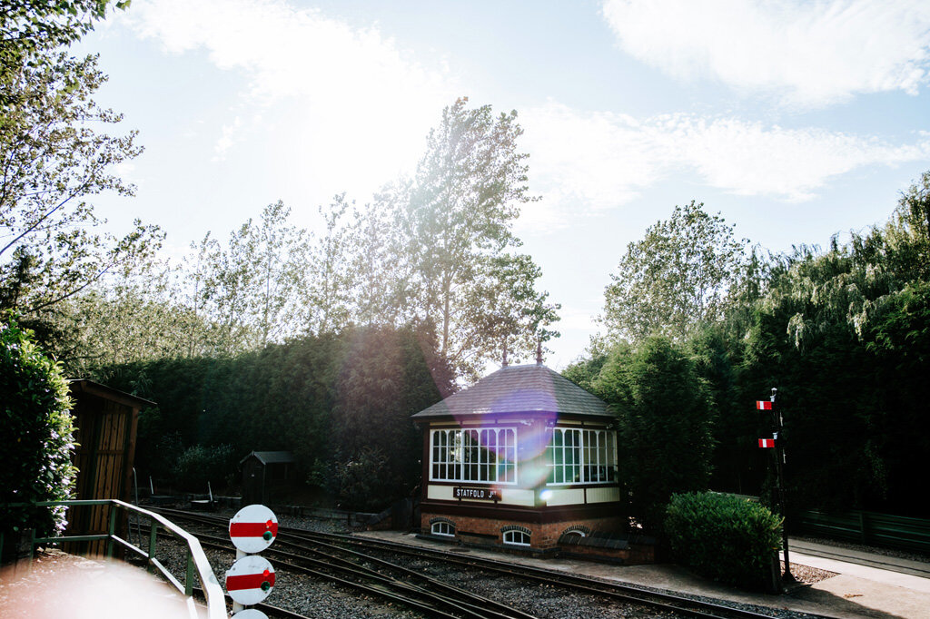 statfold-barn-railway-wedding-photographer-00209.jpg