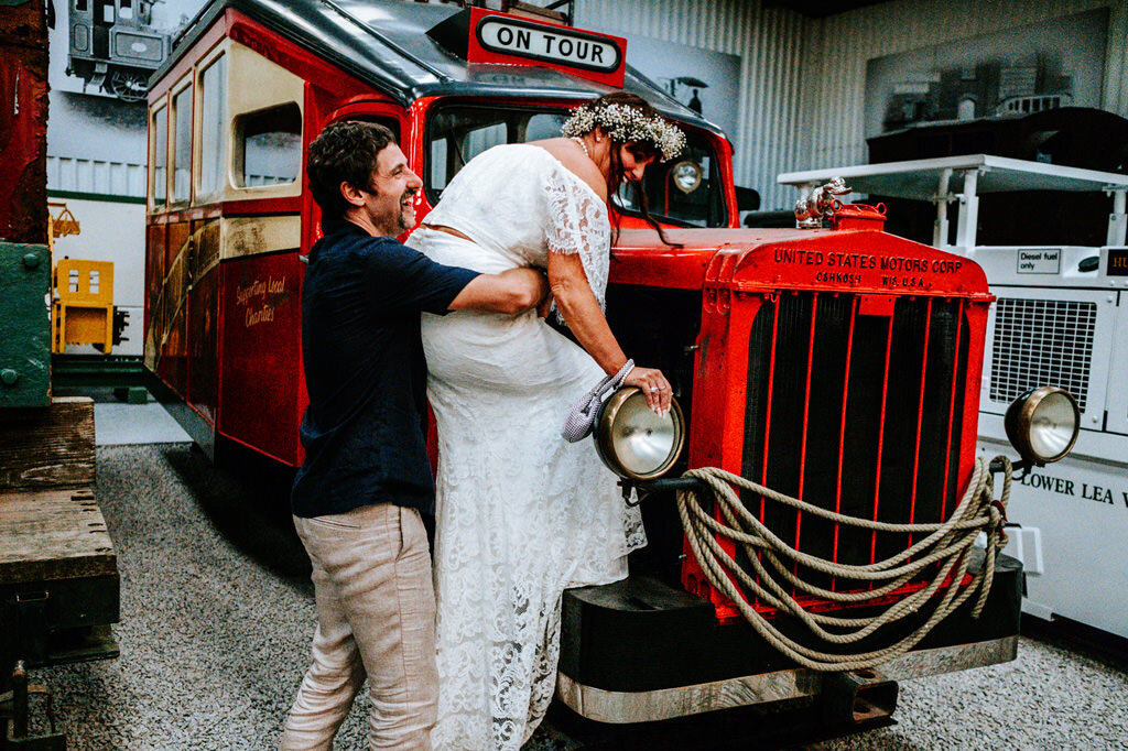 statfold-barn-railway-wedding-photographer-00255.jpg