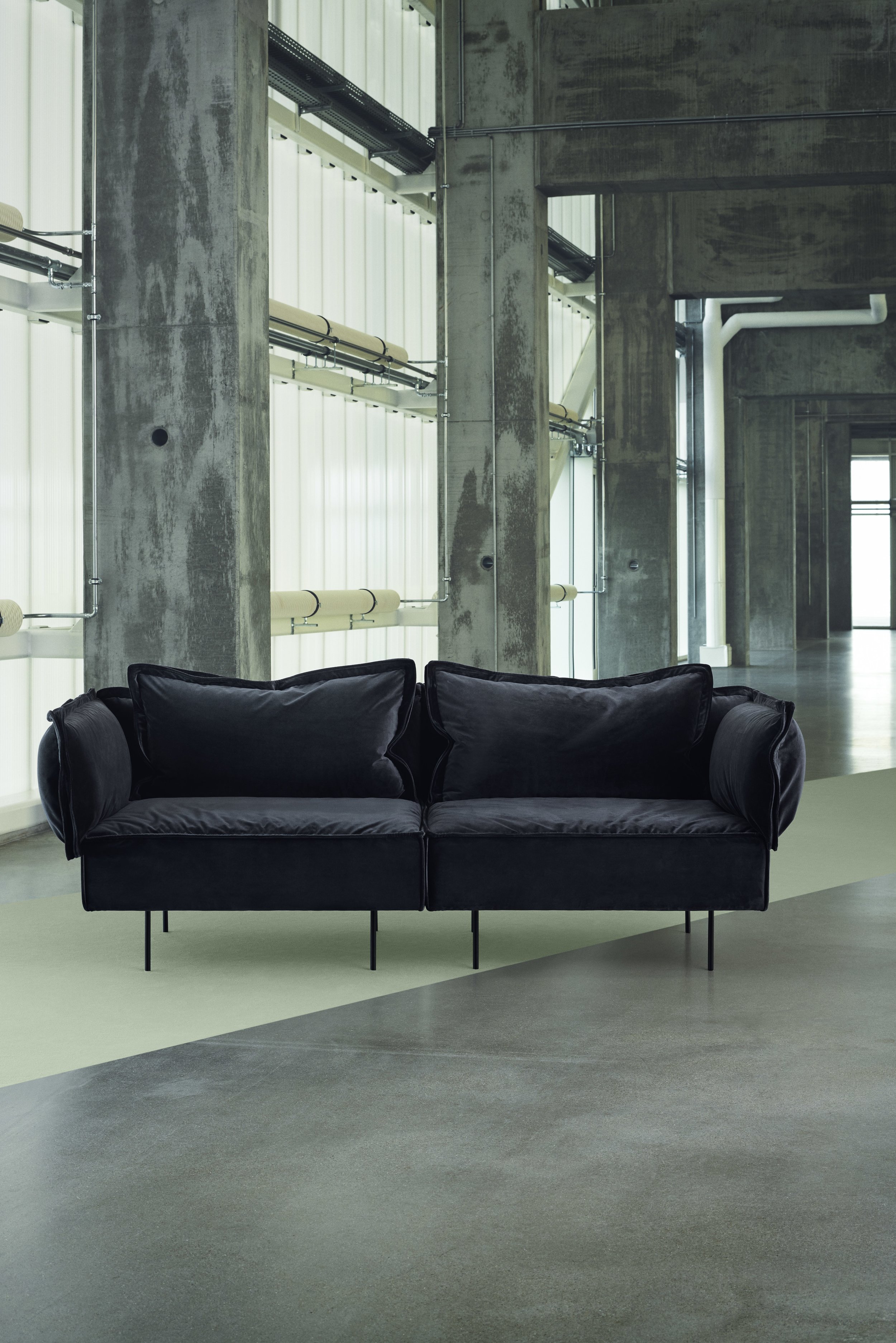 _HANDVARK CAMPAIGN 2017 - Modular Sofa in Dark Grey.jpeg