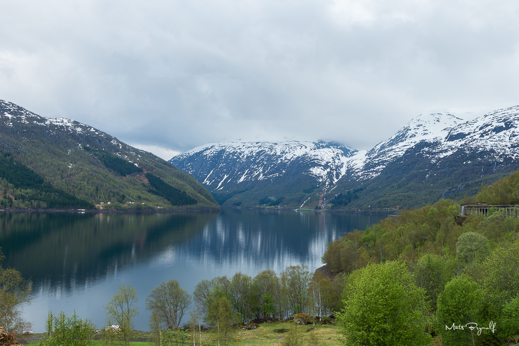 Day 2. I took the ferry from Strömstad to Sandefjord and arrived at the small village Røldal. The village lies at the north end of Røldalsvatnet and is surronded by snow covered mountins.