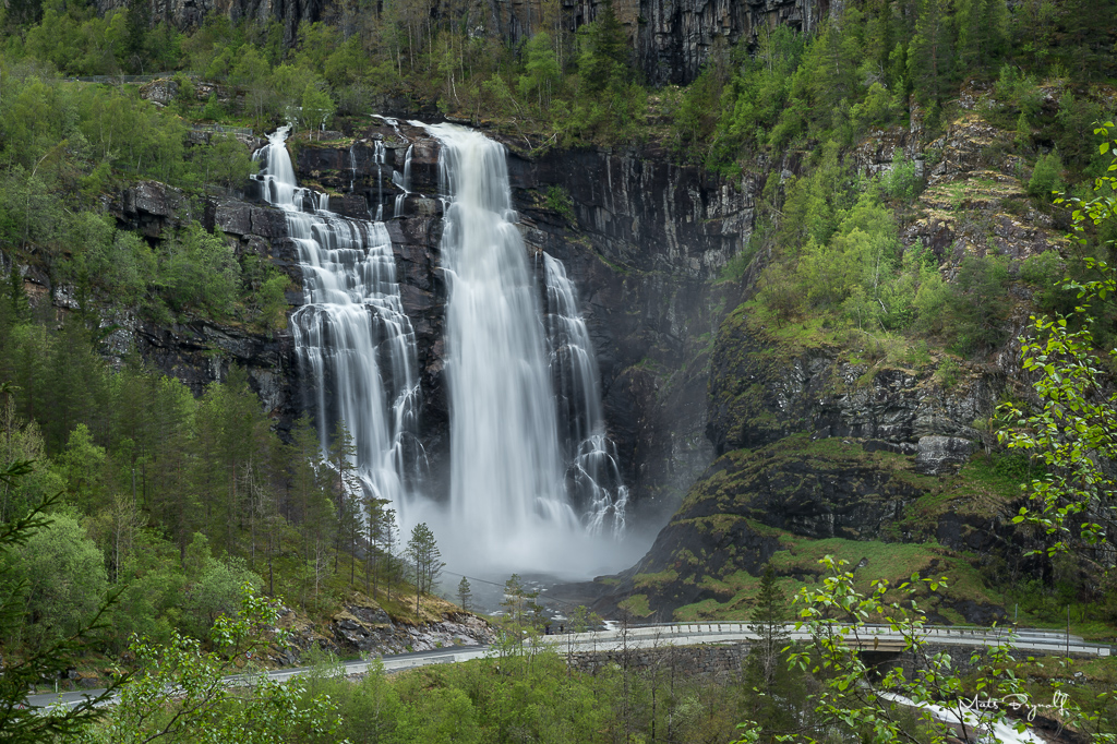 Day 4. I stayed in the Eidfjord area. The above image was taken at a waterfall called Skjervsfossen, GPS coordinate 60.58743, 6.63642. I also visited Ulvik and Vøringfossen Waterfall which have a total drop of 182 meters. You can access Vøringfossen from several different places. First, the most obvious is to go up to Fossli Hotel where they have platforms you can go out on. You can also get a nice view from the traffic stop at Vøringfoss Kafeteria & Souvenir. There are also one other option, which is to trekk down in the valley up to the waterfall.