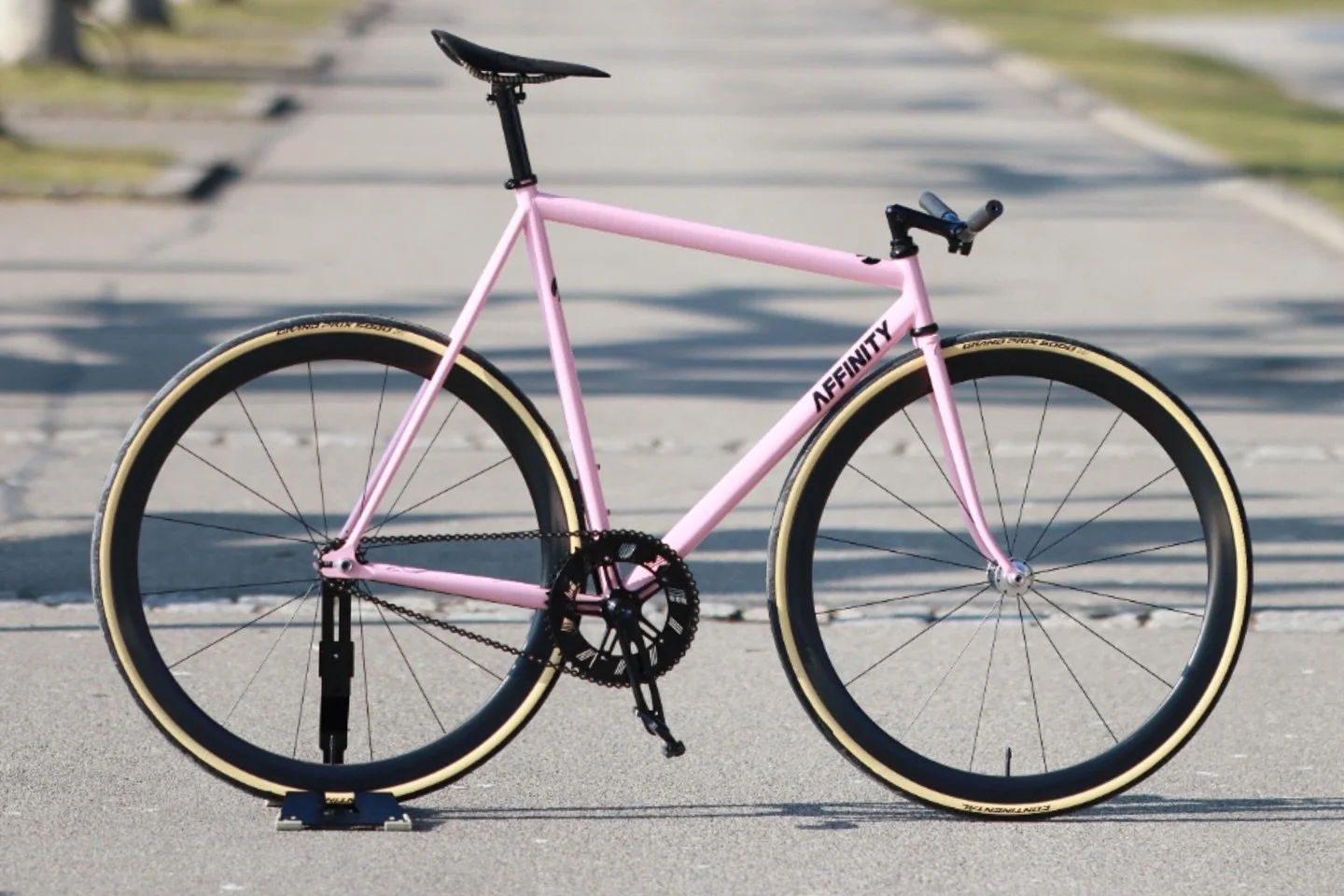 Tight clearance Tuesday @camouflage213 drive side Lo Pro🔥

#affinitycycles #lopro #og #whatsyouraffinity