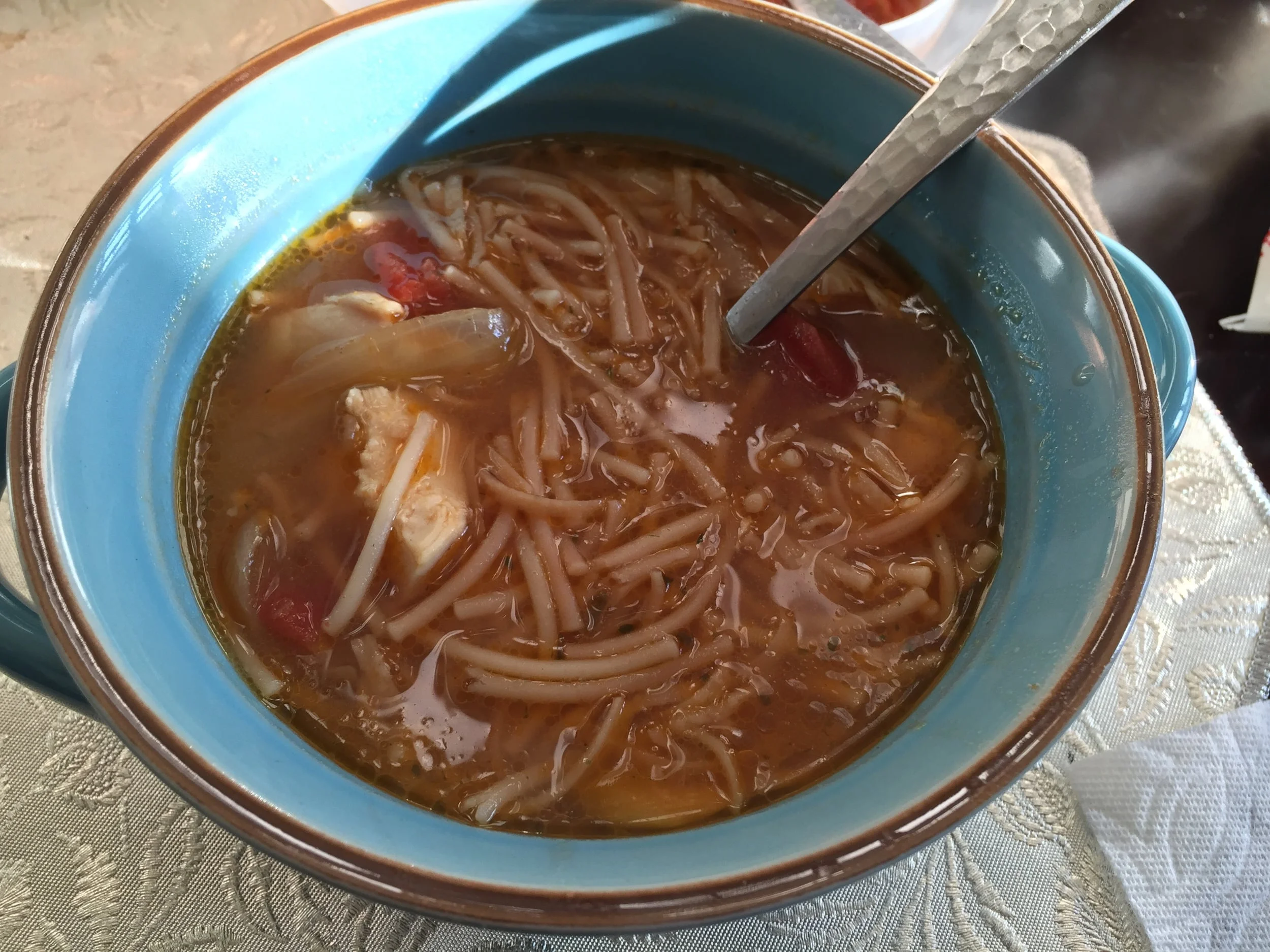  Here's the recipe: 1 Box of Vermicelli 1 can of stewed tomatoes 3 cloves of fresh garlic 1 Onion 1lb of Chicken (this may vary depending on how many you're feeding) Olive oil Chicken bouillon