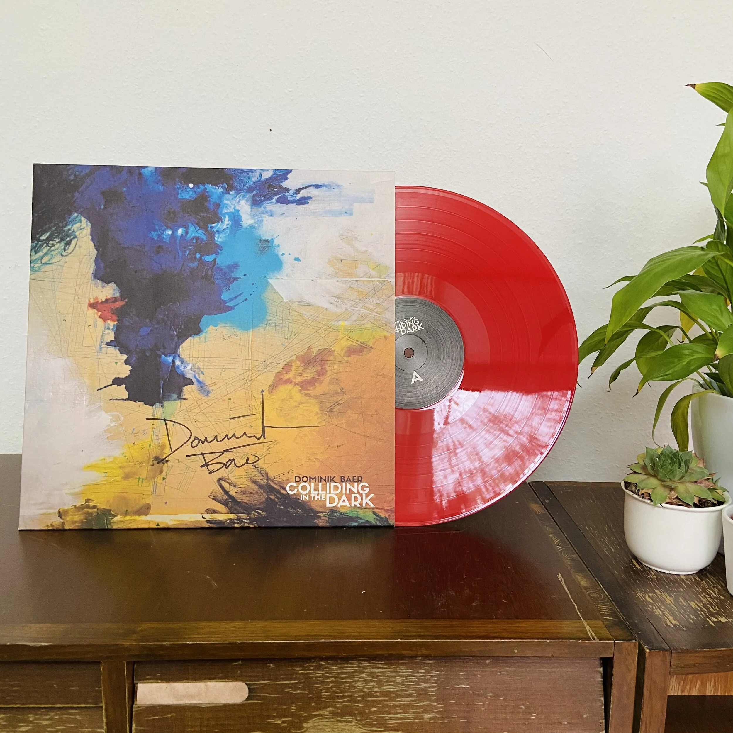 VINYL - Colliding In The Dark