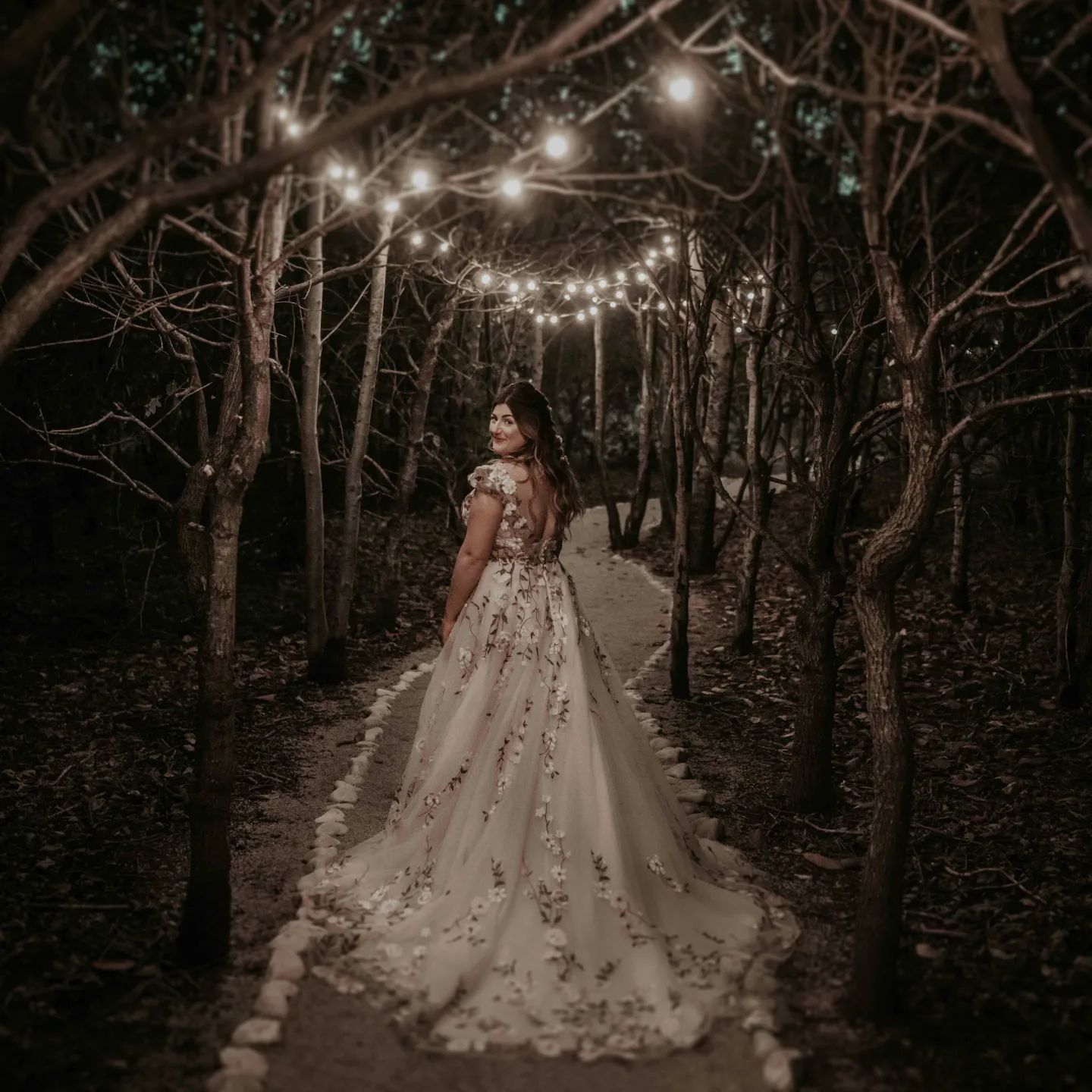 OK if i dreamt how a forest wedding would look it would look like Emily &amp; Adams day on Saturday .... Am I allowed to use the word &quot;Autumnal&quot; yet?? 

Hair @moiraborgbridalhairstylist 
Make up @lifeofabeautygirl 
Video @jason_lynch_weddin