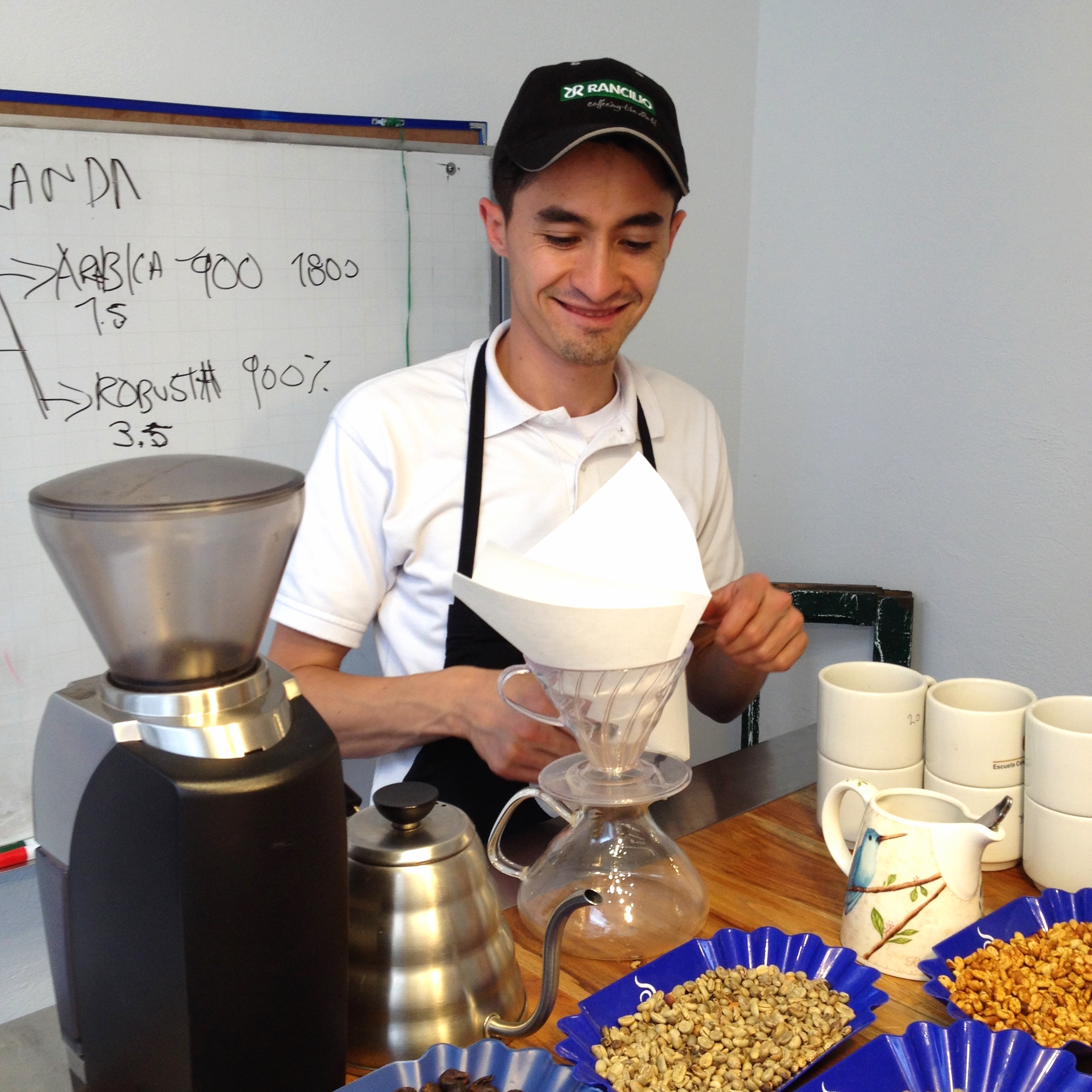 Jorge Andres preparing a V60