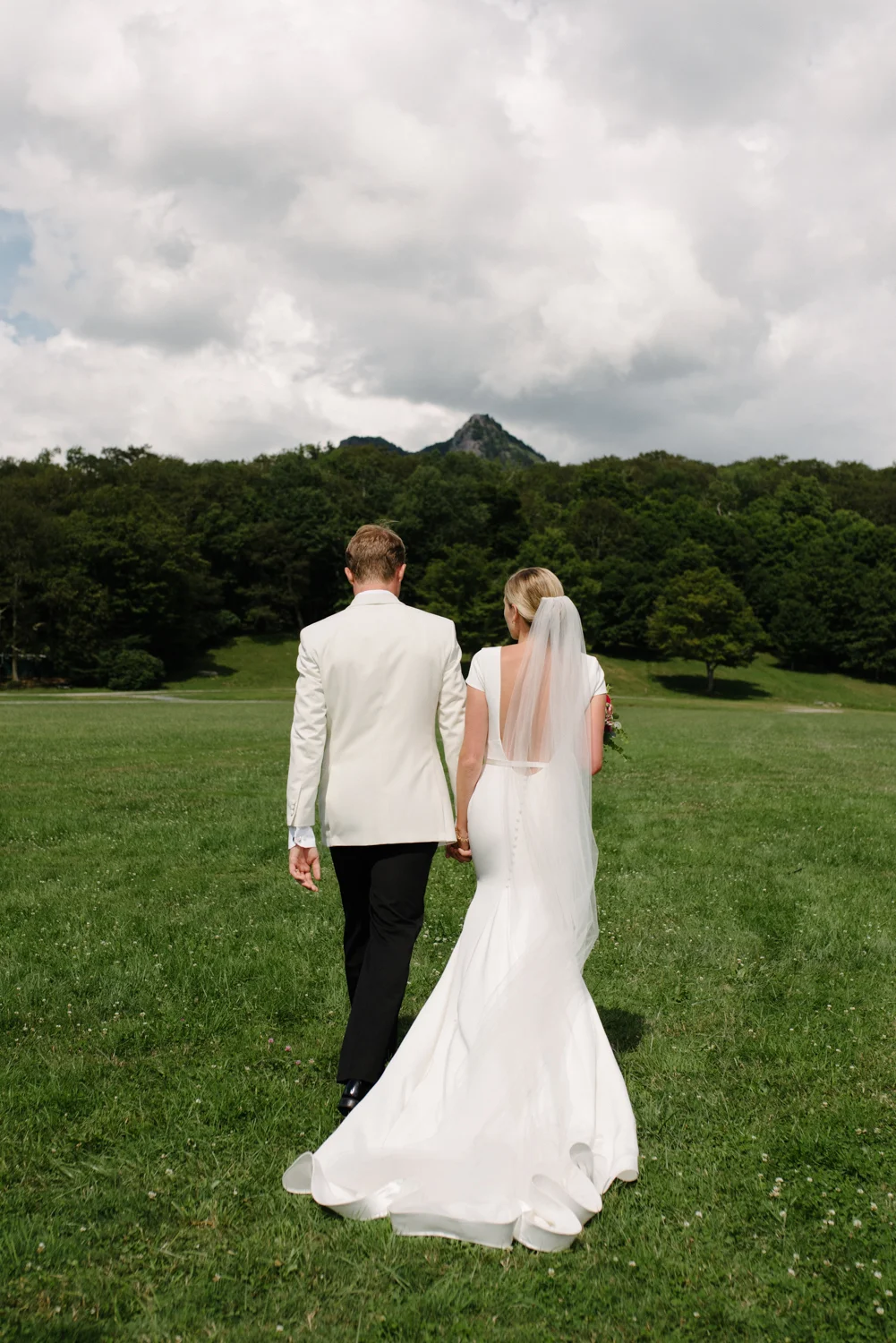 Poetry-&-motion-wedding-photography-elk-river-club-emily-&-chad21.jpg