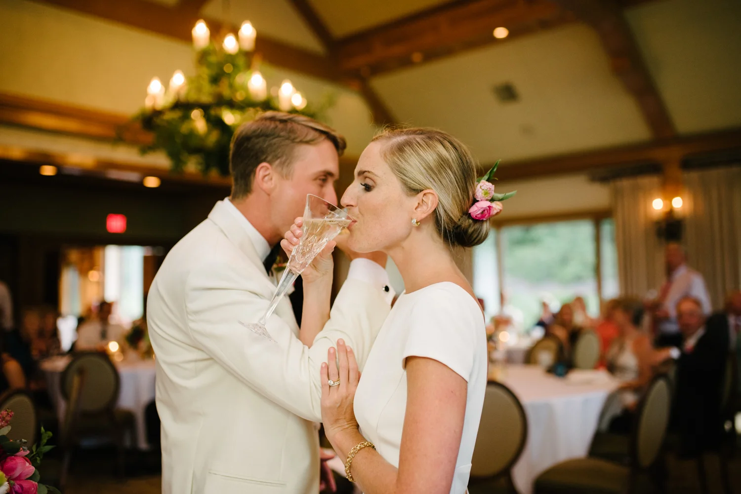 Poetry-&-motion-wedding-photography-elk-river-club-emily-&-chad39.jpg