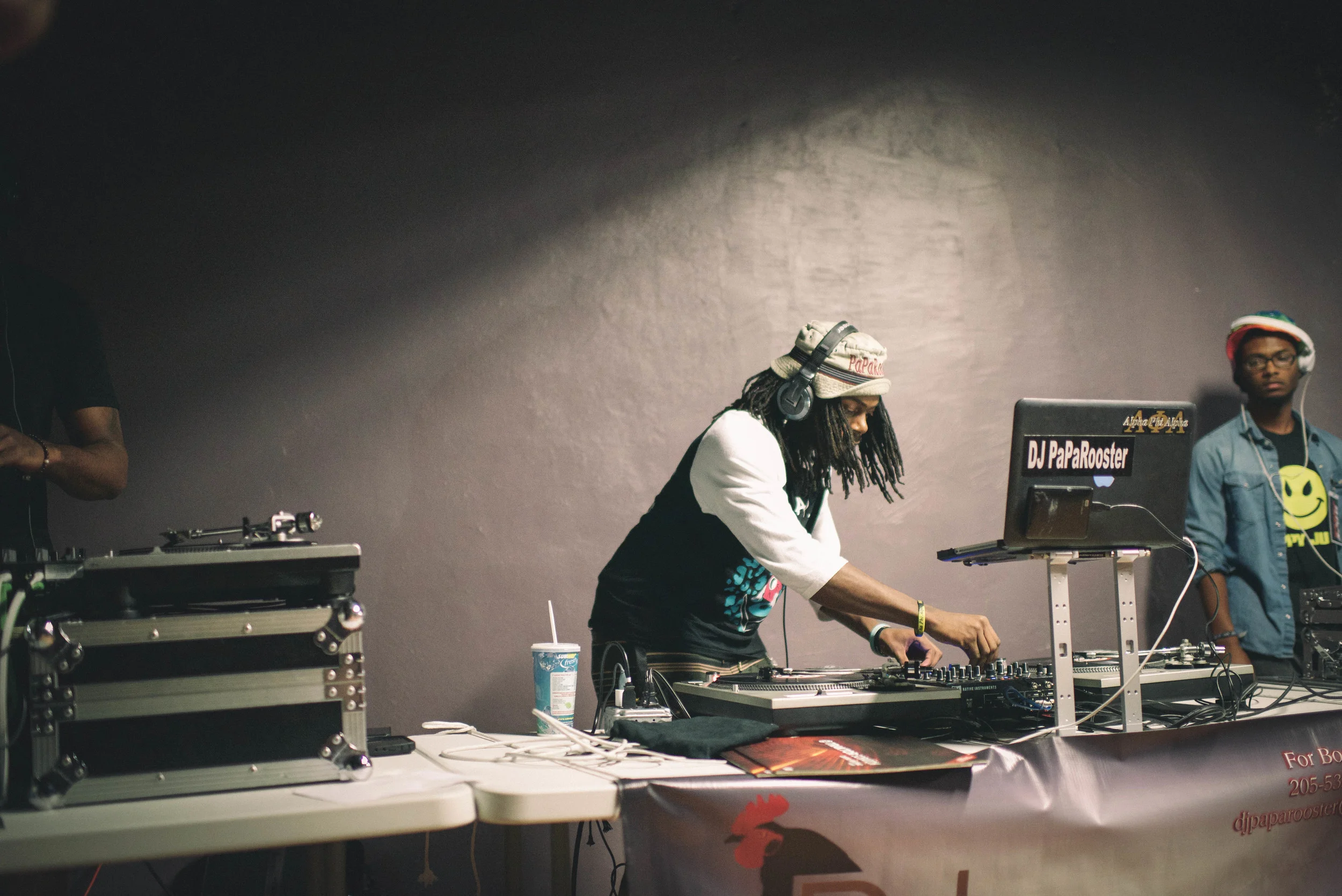 THE DJ