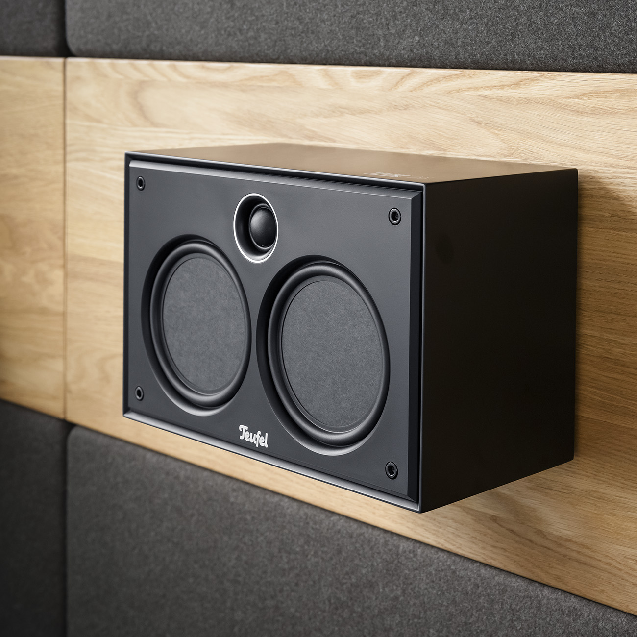 system-6-thx-black-fcr-lifestyle-1300x1300x72.jpg