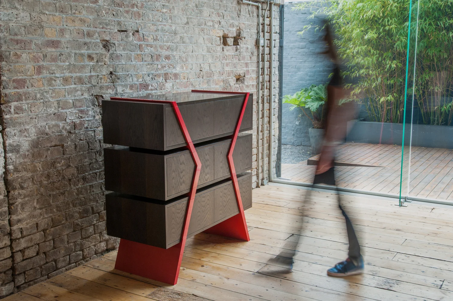 Pop/Deco chest in situ