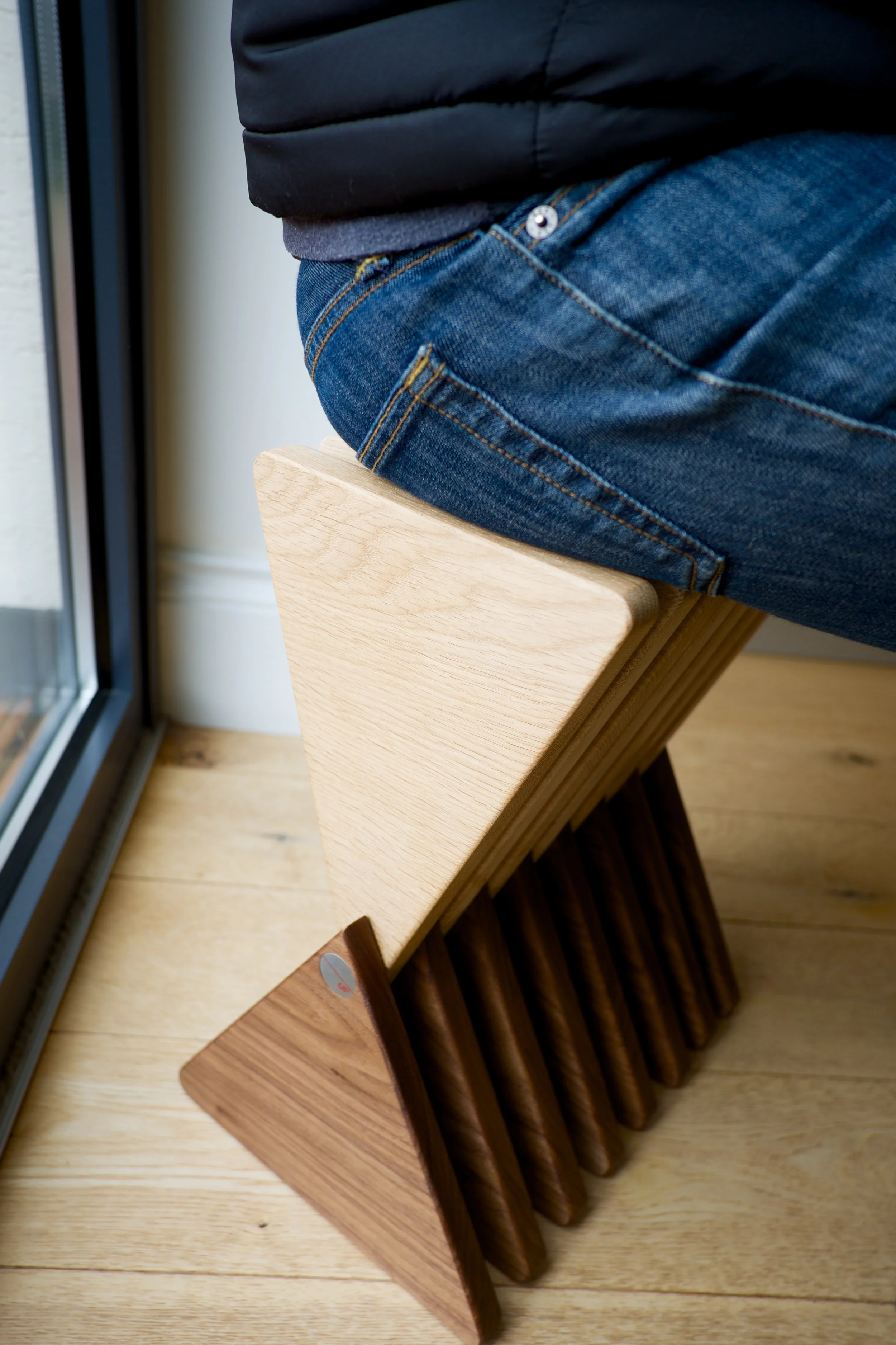 The Vinci Stool - Seating mode