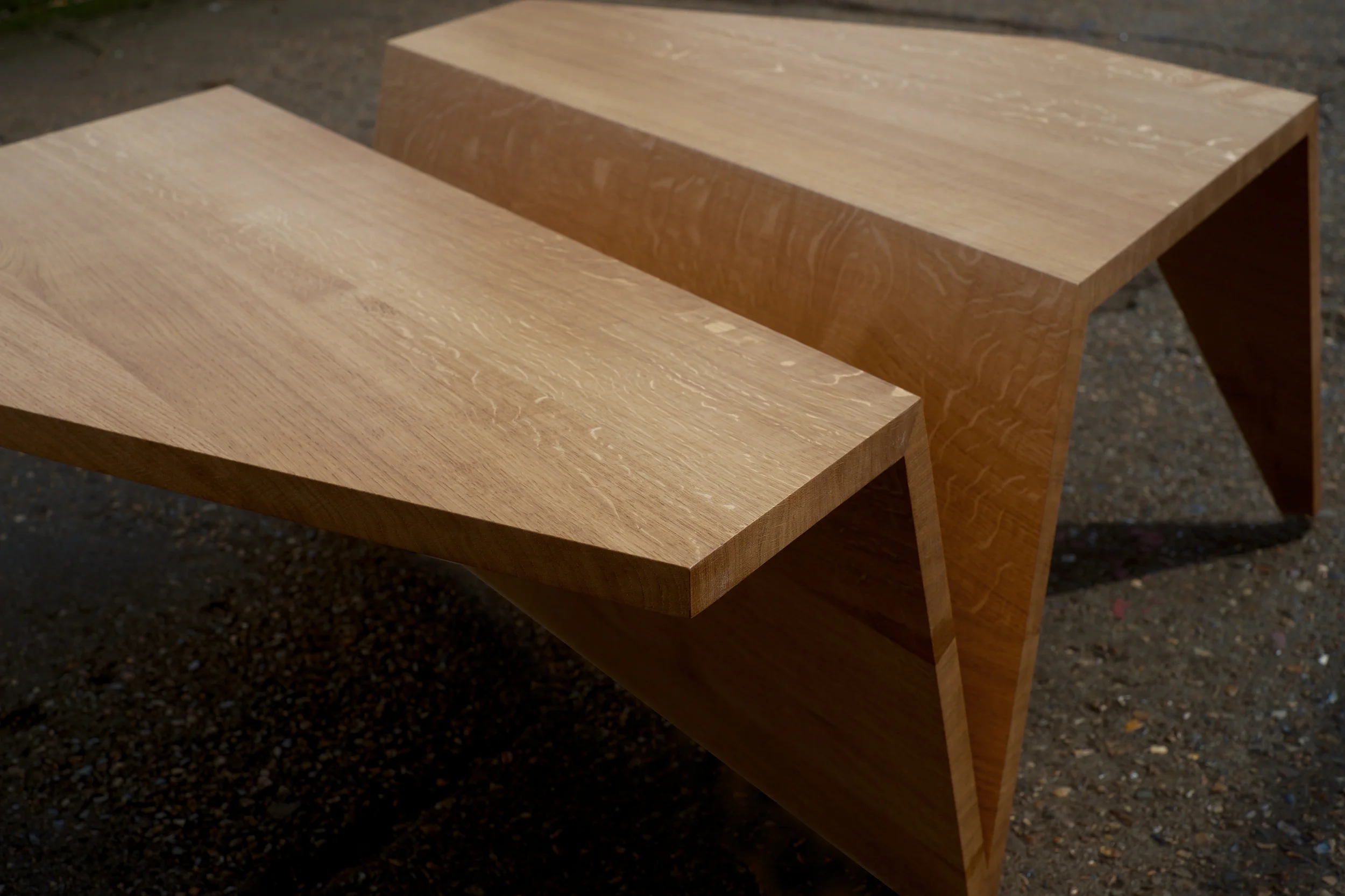 Stunning example of English oak. The grain is exquisite, the medullary rays are clearly visible, adding drama to the large flat sections. 