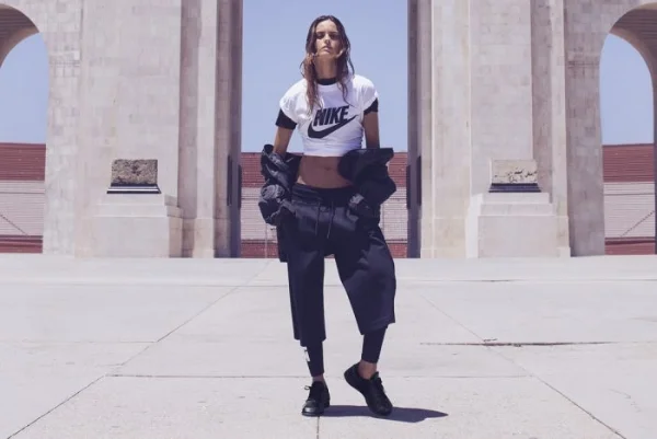NIKE-BEAUTIFUL-POWERFUL-BLACK-LEATHER-FIT-700x468.jpg