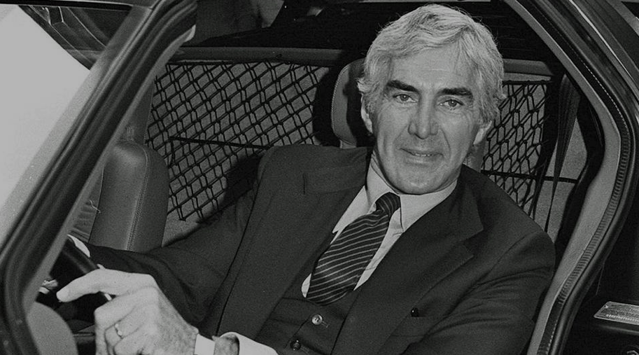 john delorean gravestone - Ilustrasi 2