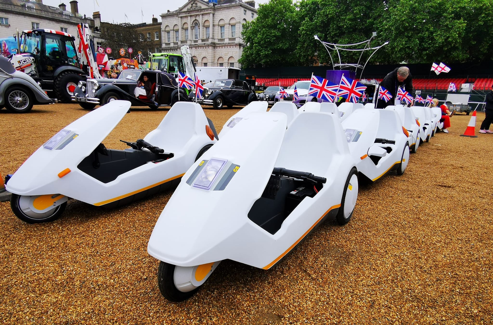 Sinclair C5's at Queens Patinum Jubilee Pageant.jpg