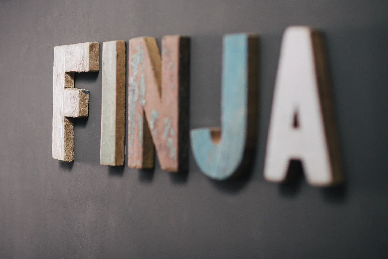 Finja aus Holzbuchstaben