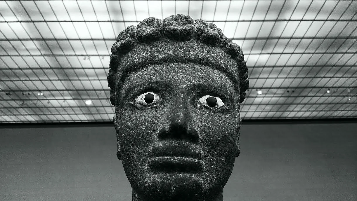 Stare.jpg