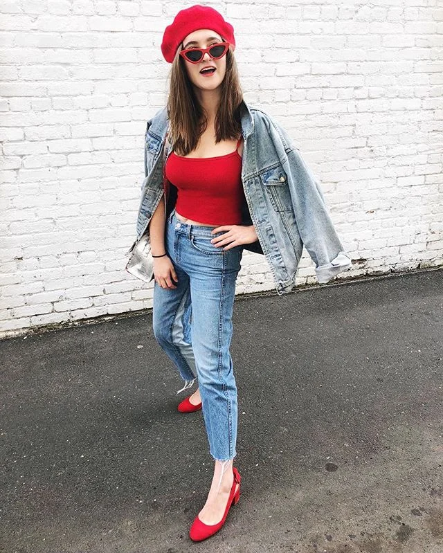 You'll never guess what my favoRED color is ❤️💥💋💄💃👠🎒🦀🌹🍎🌶🥊🚣🏻&zwj;♀️🎪🚗🚁🗼☎️🎈