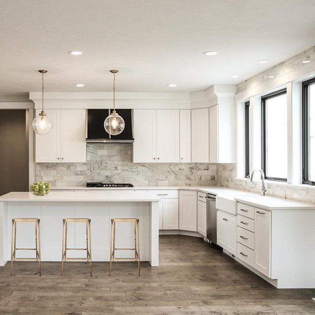 I have found my new favorite hood! This kitchen came together so well, the marble backsplash adds so much luxury. In the words of the lovely @bigkik44 &ldquo;Oh so prettay&rdquo;. #kitchendesign #customhood #whitekitchen #blackwindows #interiordesign