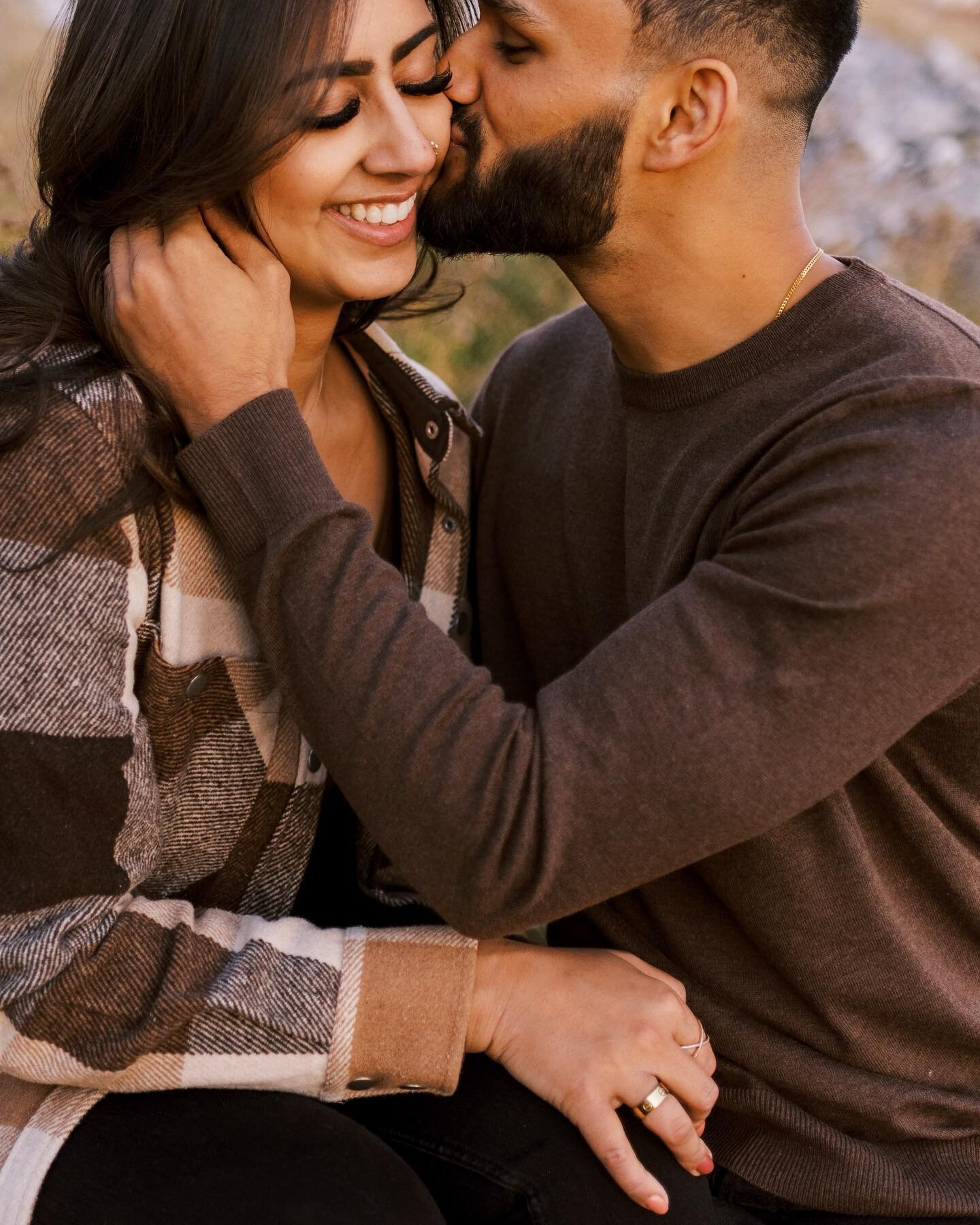 SHANAYA &amp; NAVIN ✨🏵️💛 pure. magic. I think the last photo is my fave but also really digging the up close crop perspective ❤️&zwj;🔥

#yyc #calgary #alberta #yycphotographer #calgaryphotographer #yycweddingphotographer #yyclove #rockymountainpho