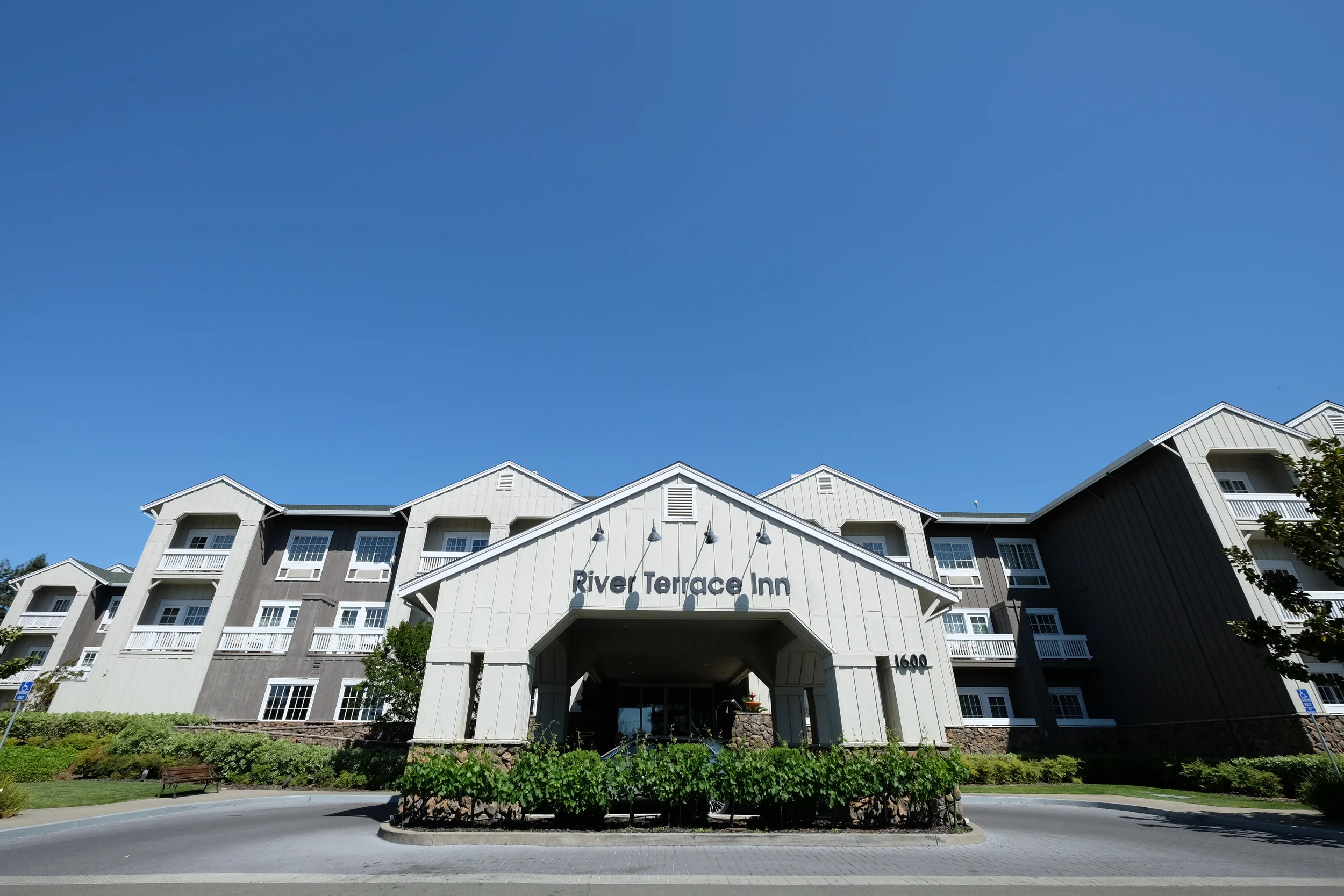 Relaxation, Wine, and Napa Valley Beauty at the River Terrace Inn