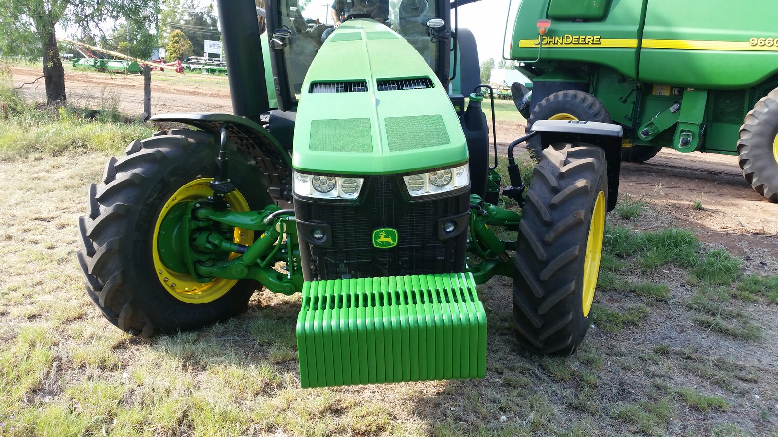 John Deere 8345R on 3m (120")